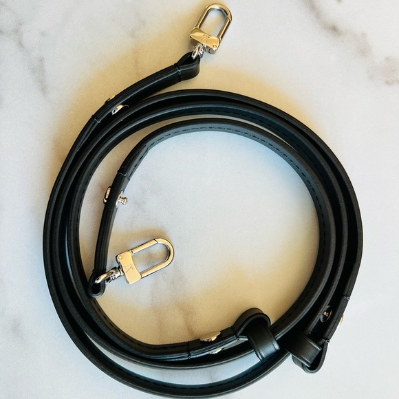(Sold) Louis Vuitton Adjustable Leather Strap - New - Picture 2 of 6